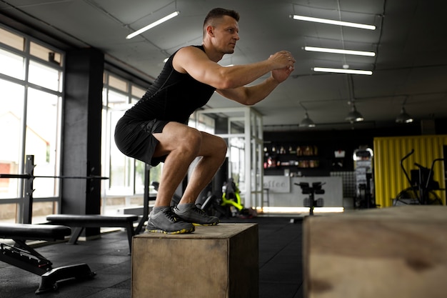 Proper box squat form for knee pain