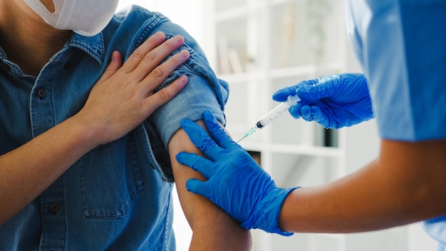 Everyone in Washington Can Now Get the COVID-19 Vaccine — No Doctor Visit Needed