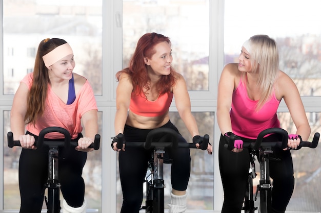 Side-by-side comparison of cycling and elliptical machines