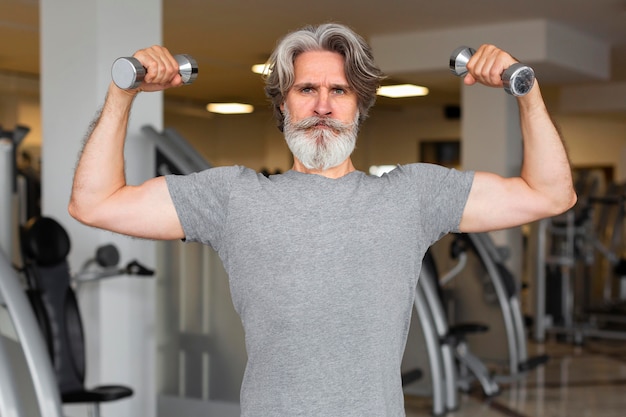 18 Expert-Backed Gym Safety Tips for Men Over 50: Start Strong, Stay Consistent, and Track Progress Weekly