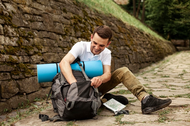 20 Hiking Hacks to Burn Fat & Boost Energy: A Desk Worker’s Guide to Fitness and Nutrition
