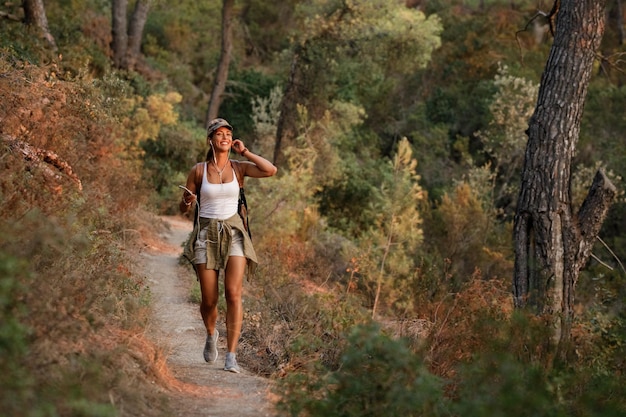 Thyroid-Supportive Hiking: Your Complete Checklist for Energy, Balance & Well-Being