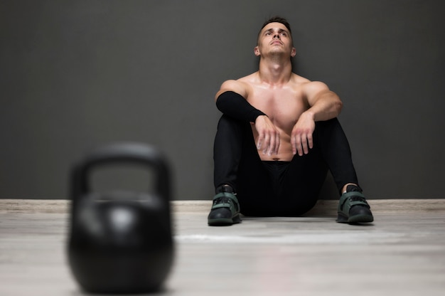 Kettlebells vs Dumbbells: Which Helps You Sleep Better? A Beginner’s Guide for Outdoor Enthusiasts