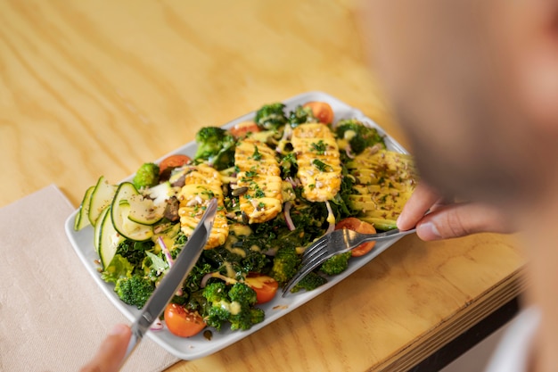 Healthy low-carb meals supporting thyroid function