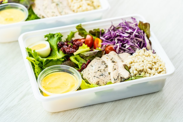Meal prep containers with balanced runner-friendly meals
