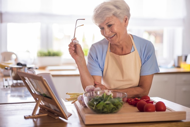Age Gracefully with Meal Prep: A Beginner’s Roadmap to Longevity and Vitality