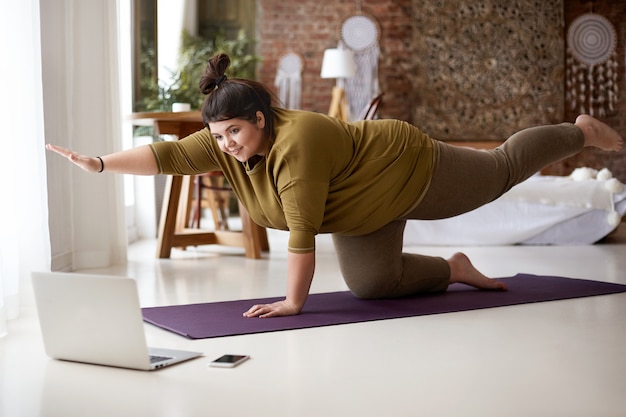 Transform Your Workday: How 15 Minutes of Daily Pilates Boosts Energy, Posture, and Focus