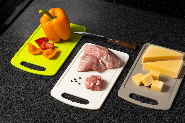 Comparison of processed and unprocessed red meats