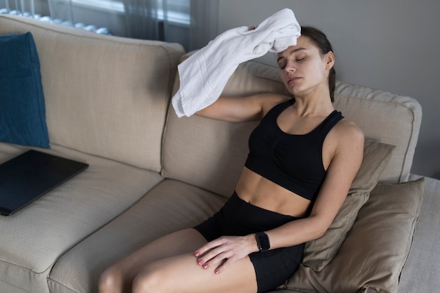 Sleep Smarter, Lose Weight Faster: The Beginner’s Guide to Better Rest for Weight Loss Success
