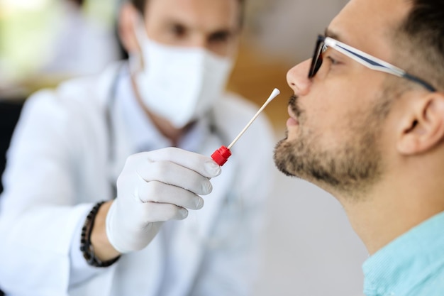 Blood test for thyroid hormone levels